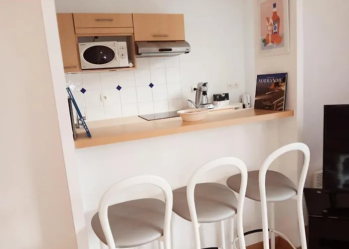 F2 Plein Sud Proche Du Debarquement * Port-en-Bessin-Huppain